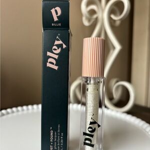 PLEY lip gloss lacquer